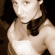 Alicia , 45, woman
