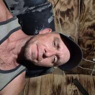 levi, 46, man