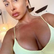 Marryplasters, 45, woman