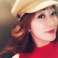 Nicolezhang, 40, woman