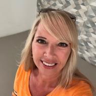 Naomi|||, 42, woman