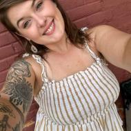 Elizabeth, 44, woman